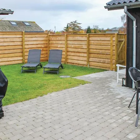Two-bedroom Holiday In Holiday home